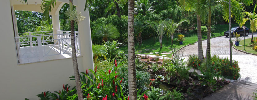 mansao-em-frente-a-lagoa-a-venda-no-Encontro-das-Aguas-4