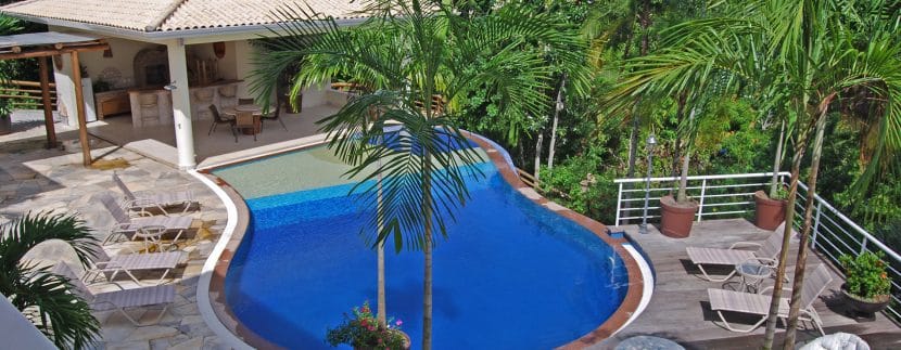 mansao-em-frente-a-lagoa-a-venda-no-Encontro-das-Aguas-8