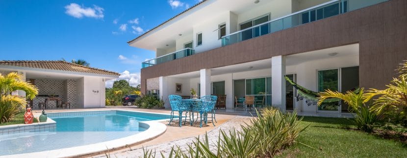 Opportunity Mansion for sale in the Encontro das Águas-1-2 condominium