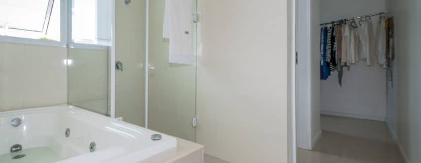 Oportunidade Mansão à venda no condomínio Encontro das Águas-9