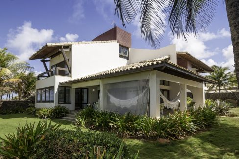 Casa em frente a praia a venda no condomínio Interlagos