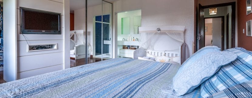 Casa espaçosa a venda Encontro das Águas (11)