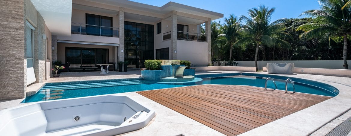 Casa de luxo elegante a venda no condomínio Busca Vida _-15