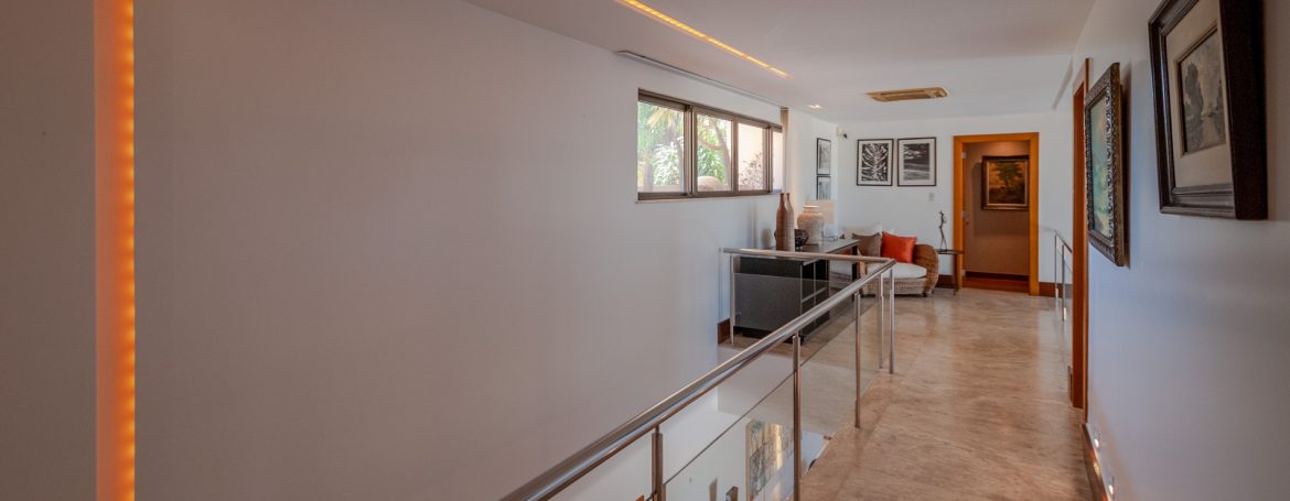 Casa de luxo elegante a venda no condomínio Busca Vida _-31