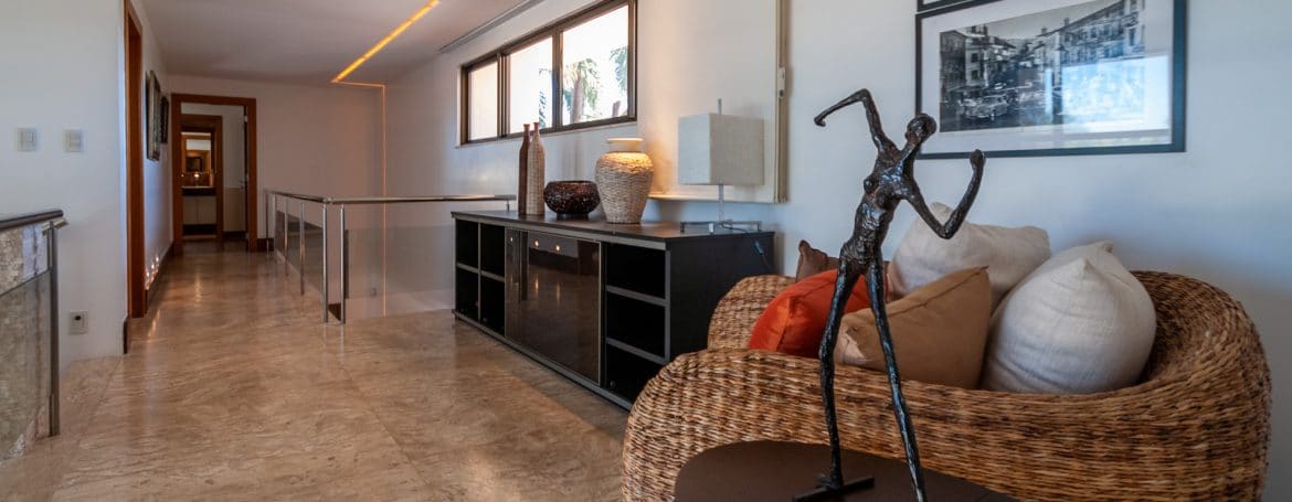 Casa de luxo elegante a venda no condomínio Busca Vida _-9