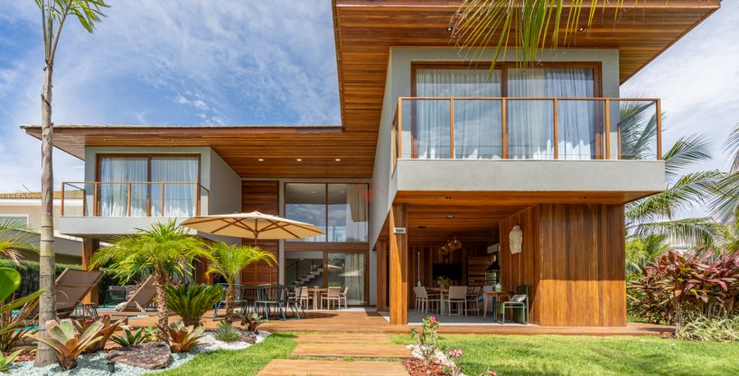 Casa moderna 100 m da praia a venda Guarajuba