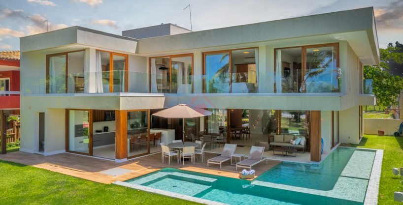 Mansão de luxo pra aluguel frente mar Guarajuba
