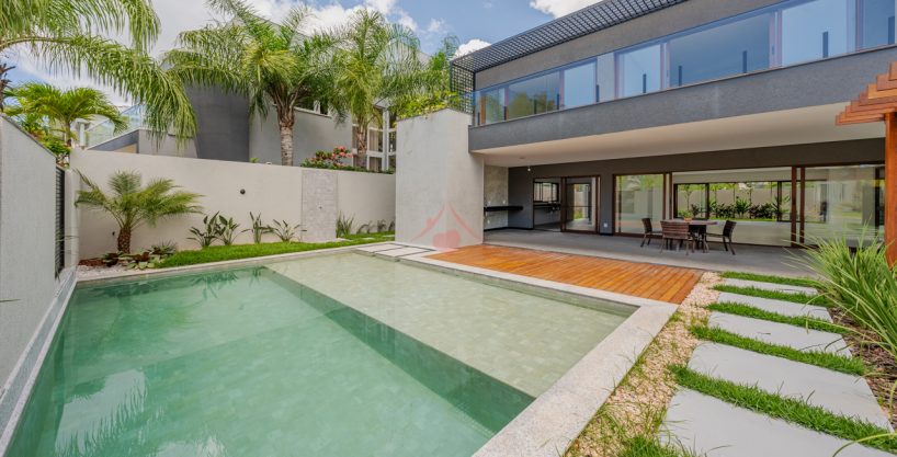 Casa nova e moderna a venda Alphaville Litoral I
