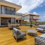 Mansão de Luxo à Beira-Mar para aluguel em Alphaville Guarajuba