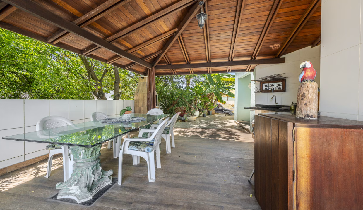 Casa ampla com piscina no condomínio Villas do Bosque-22
