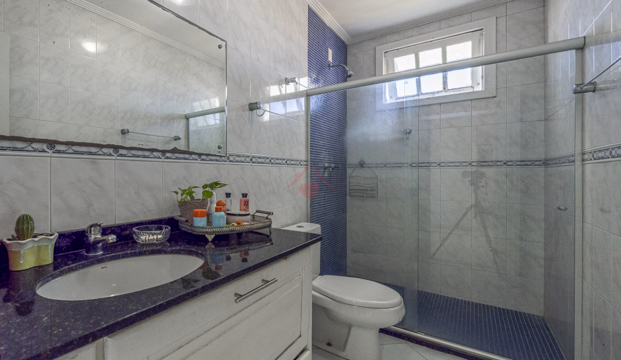 Casa ampla com piscina no condomínio Villas do Bosque-9